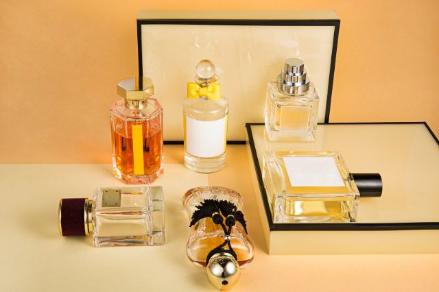 how-to-express-emotions-through-perfume-gifts